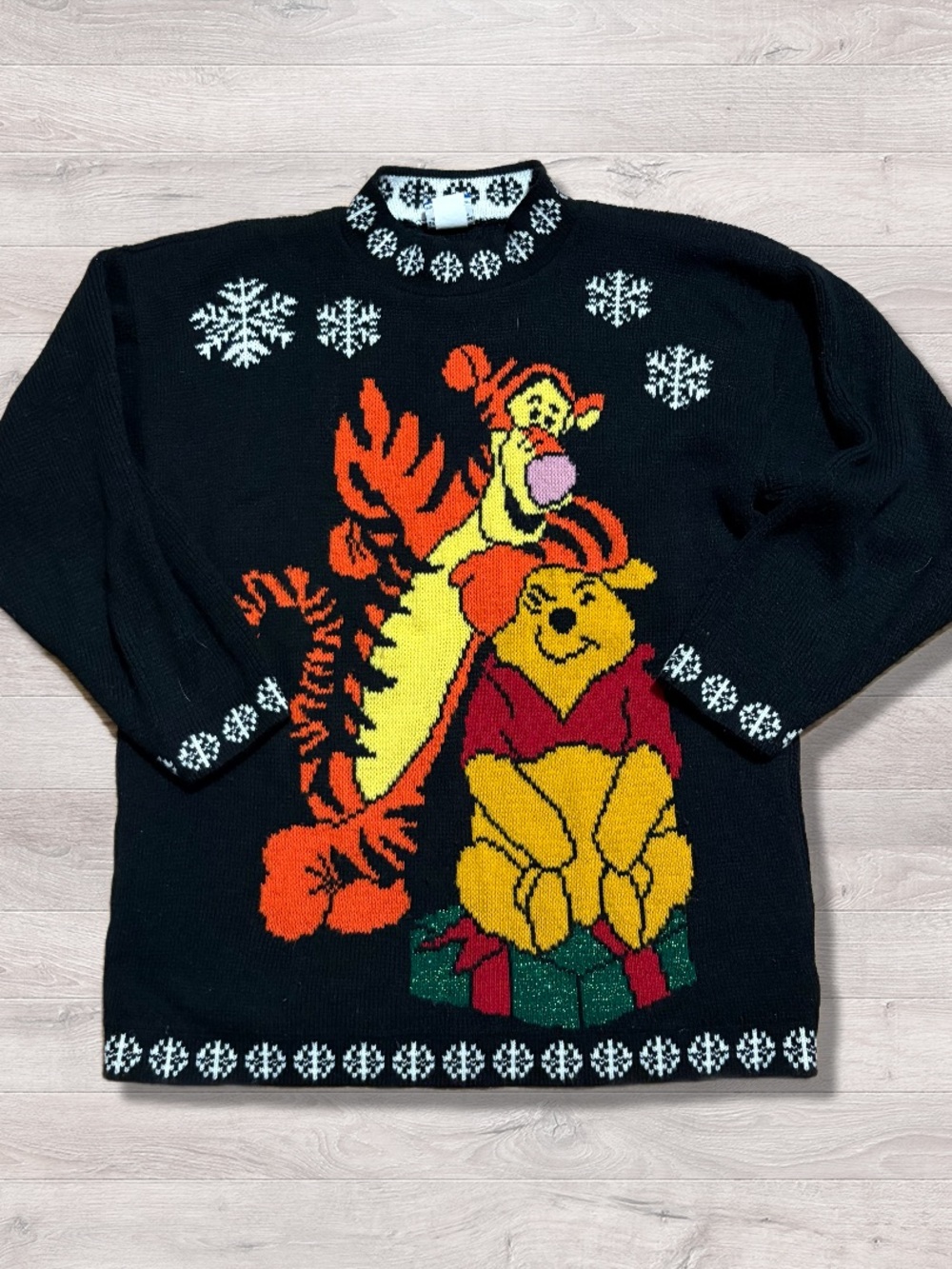 Vintage Disney Winnie the Pooh & Tigger Christmas Sweater Women Medium 90s